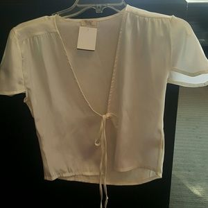 💕Brandy Melville Leesa Silky Top