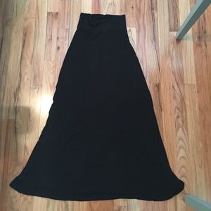 BLACK MAXI SKIRT BARELY WORN