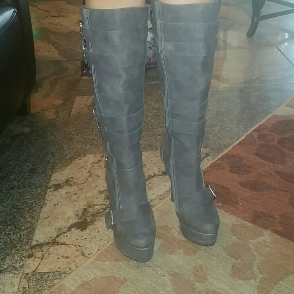 Heeled boots