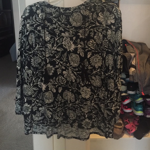 Mid sleeve top