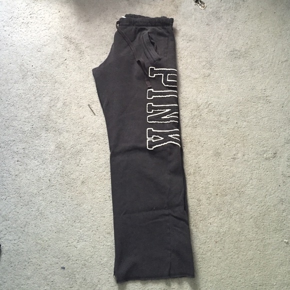 Size medium boyfriend fit PINK sweatpants