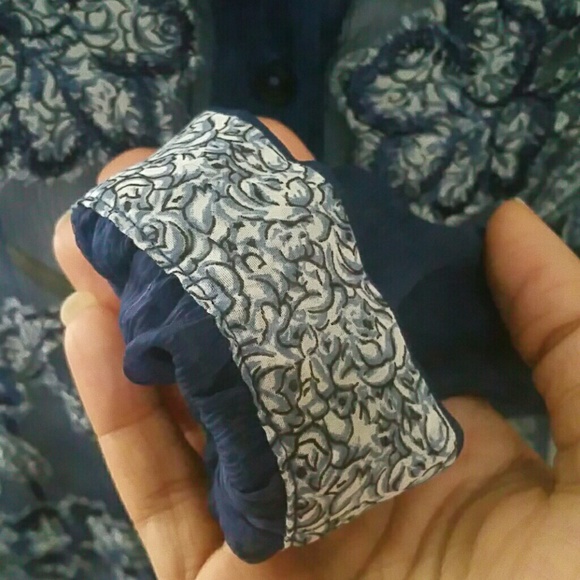 Delicate Beautiful Sheer Button Shirt - Picture 4 of 4