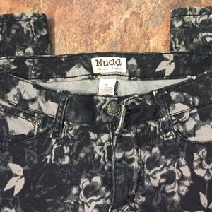 Mudd Denim - floral print skinny jeans size 5 Mudd Denim - floral print skinny jeans size 5