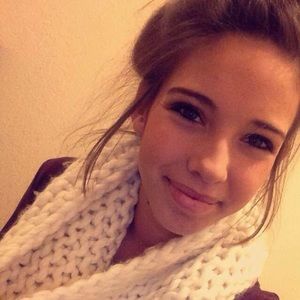 Meet your Posher, Emily