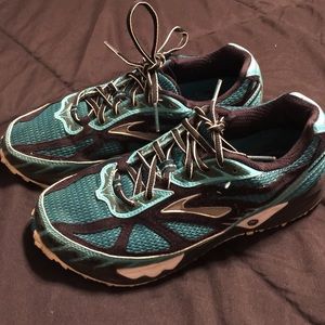 Womens Brooks Shoes Size 8