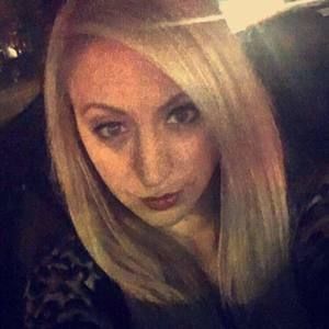 Meet your Posher, Deena