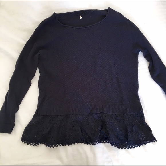 Delicate and cozy ANTHROPOLOGIE sweater!