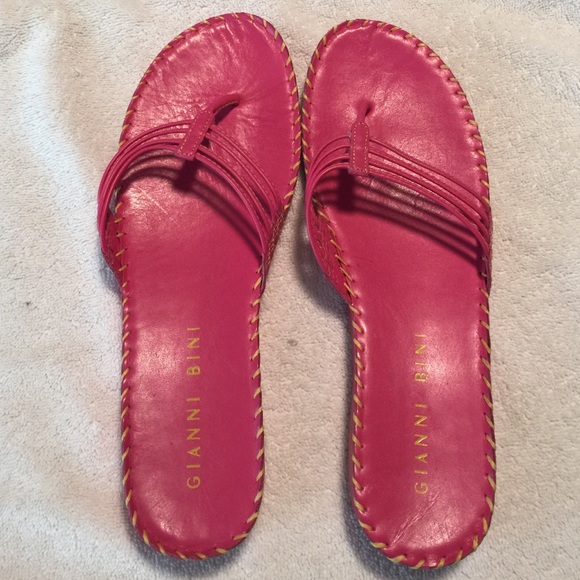 Nwt Gianni Bini Hot Pink slides 91/2M - Picture 1 of 4