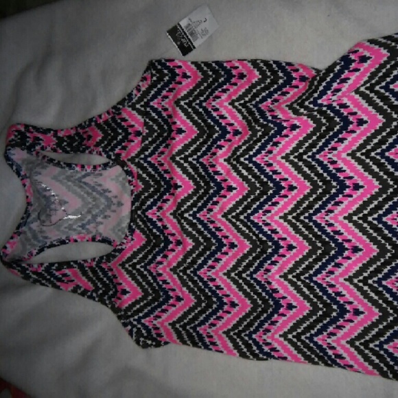 🌟MAKE AN OFFER🌟NWT Rue 21 Tank top
