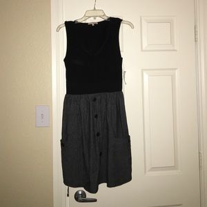 ⬇️Sz L black & Gray dress