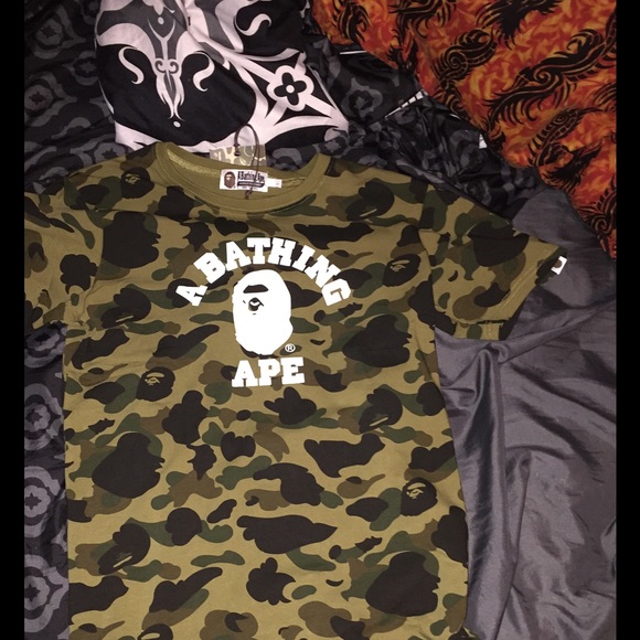 Large bape camo tee / short sleeve