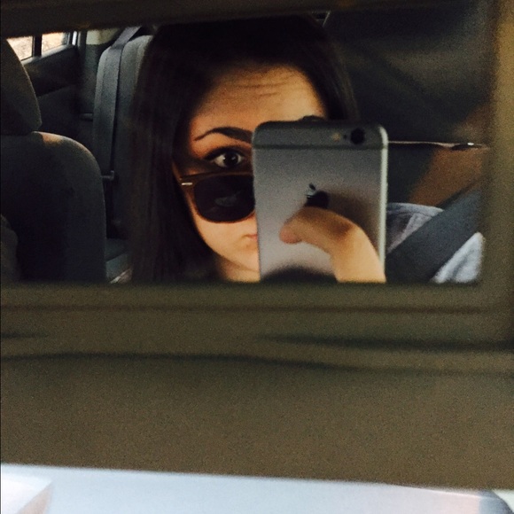 Meet your Posher, Alyssa