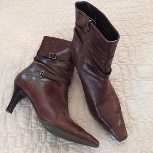 Antonio Melani 7M brown boots.
