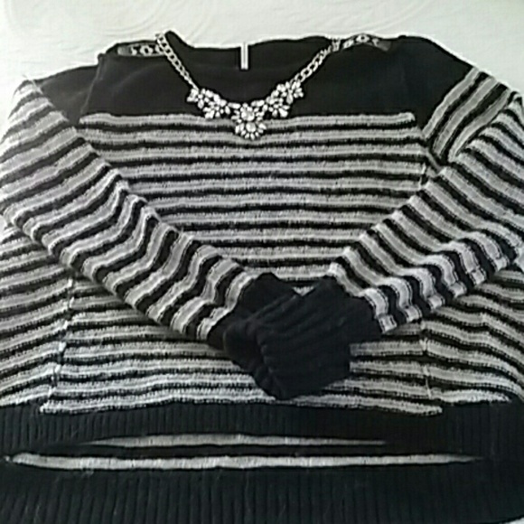 Adorable Free People low/high sweater - Picture 1 of 4