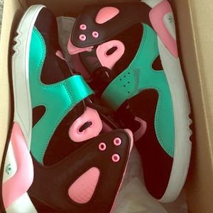 Adidas Roundhouse Sneakers