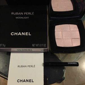 CHANEL Ruban Perle Moonlight Creme Illuminator