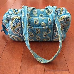 Small Vera Bradley handbag.