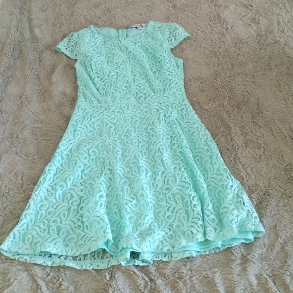 Forever21 size small mint green lace dress