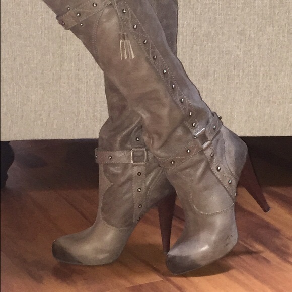 Beautiful Gianni Bini Knee High Boots
