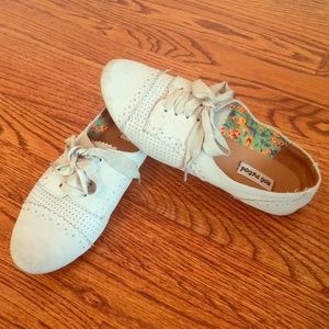 Oxford lace up shoes!