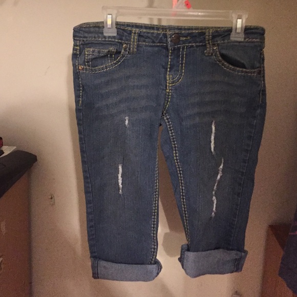 Classy VIP Distressed Capris with Bold Stitching