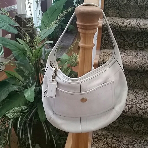 Coach Handbags - ⤵⤵REDUCED Authentic Coach Medium Hobo