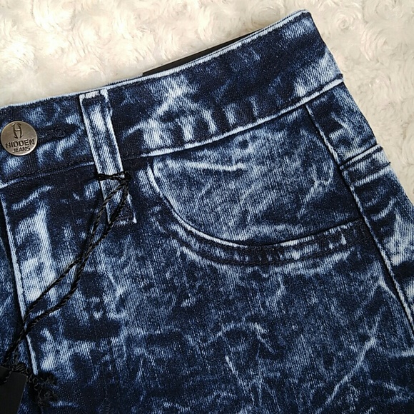 XS left! High waisted acid wash denim Jean shorts - Picture 3 of 4