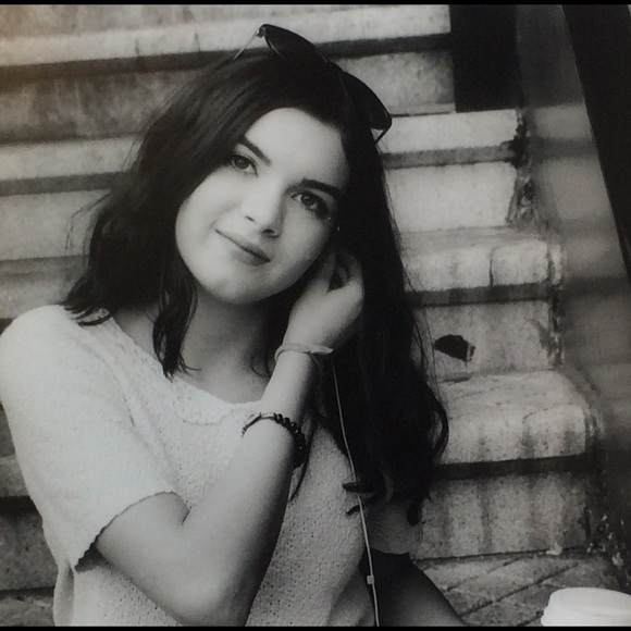 Meet your Posher, Devin - Picture 4 of 4