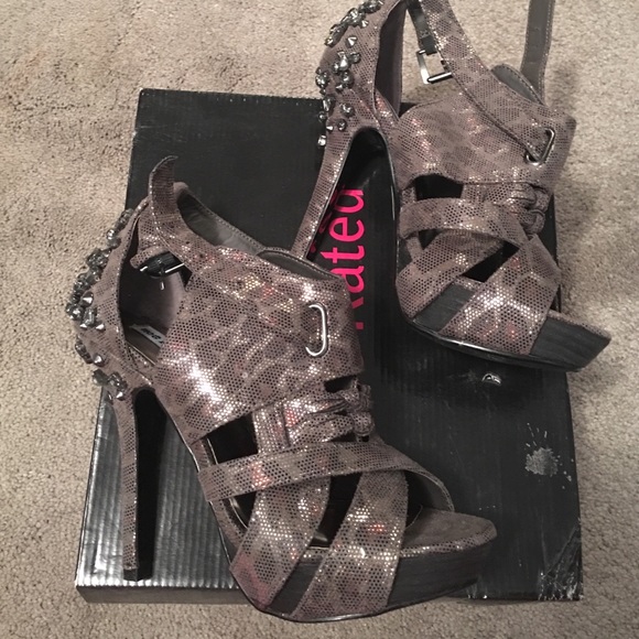 Not Rated brand heels... Size 7.5