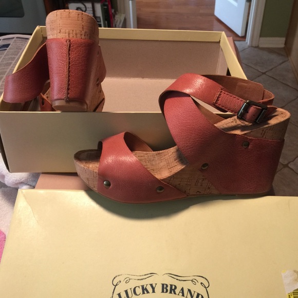 Bn Lucky Brand Ankle Wrap Wedges lgt bwn leather 8