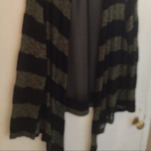 Black and green dots cardigan - Picture 3 of 3