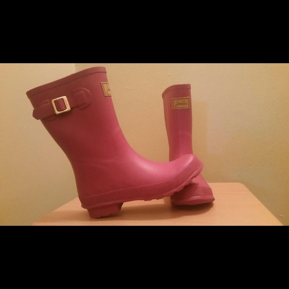 NWOT...Water boots