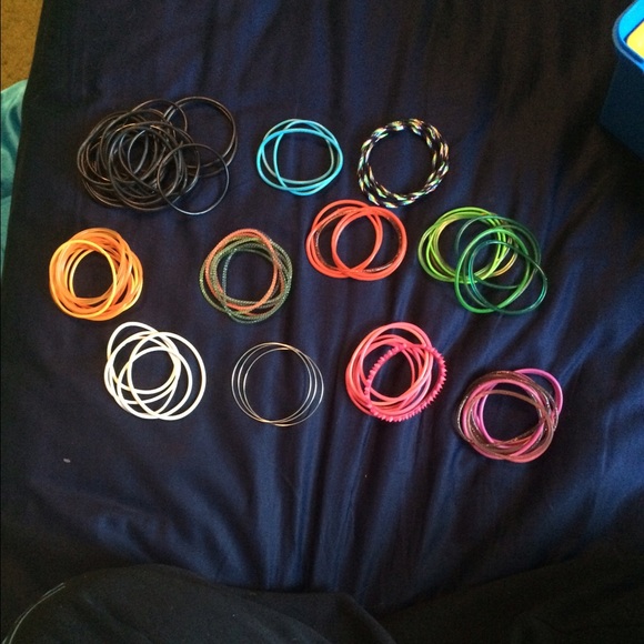 SOLD on merc Lots of different rubber bracelets! - Picture 1 of 4