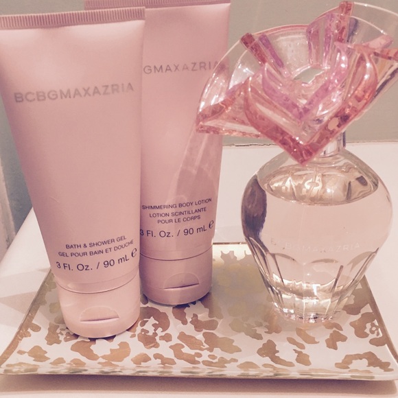 BCBGmaxazria perfume/body set