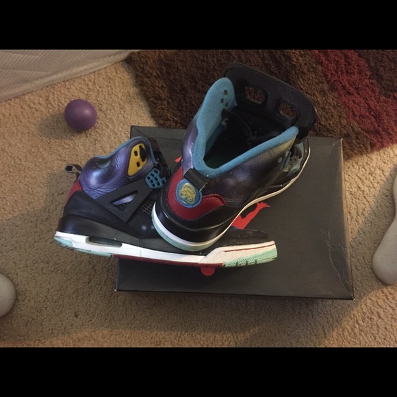 Custom Jordan 4's ..the spike lee 4's to be exact - Picture 2 of 2