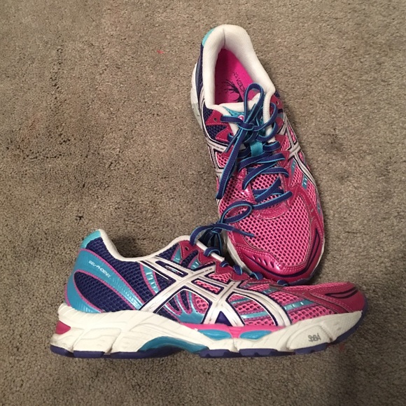Asics brand sneakers size 8 women's