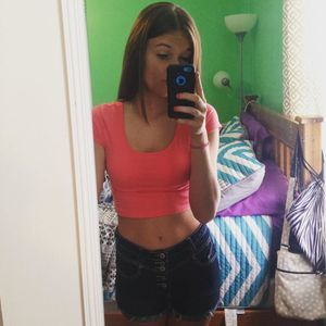 Meet your Posher, Briana