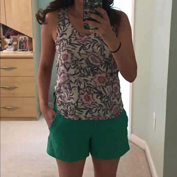 Cute floral tank, size 4!