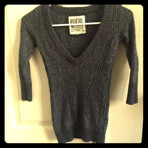 Ruehl Classic V neck Sweater