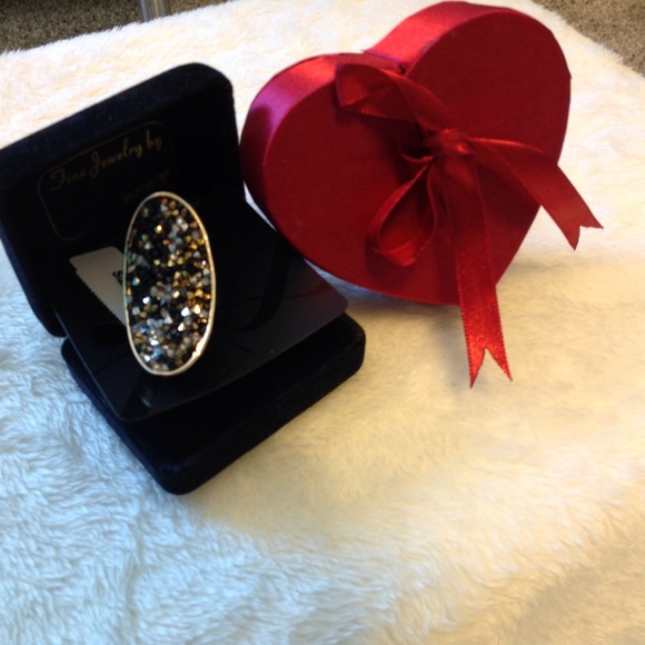 Fashion Statement Ring - Picture 3 of 3