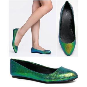 Breckelles Delura Iridescent Green Flat