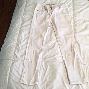 White skinny jeans