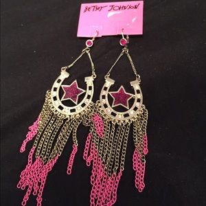 Betsey Johnson drop earrings!👑