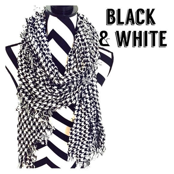 Houndstooth scarf