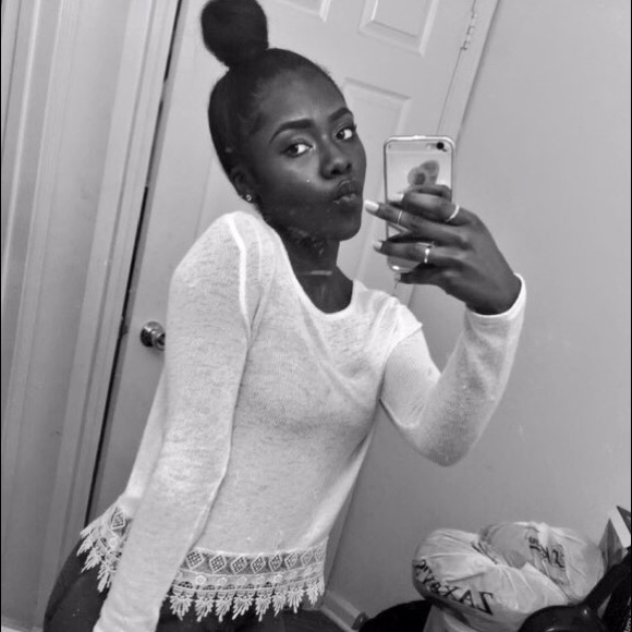 Meet your Posher, Sira