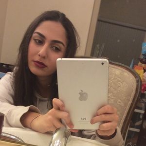 Meet your Posher, Nadia