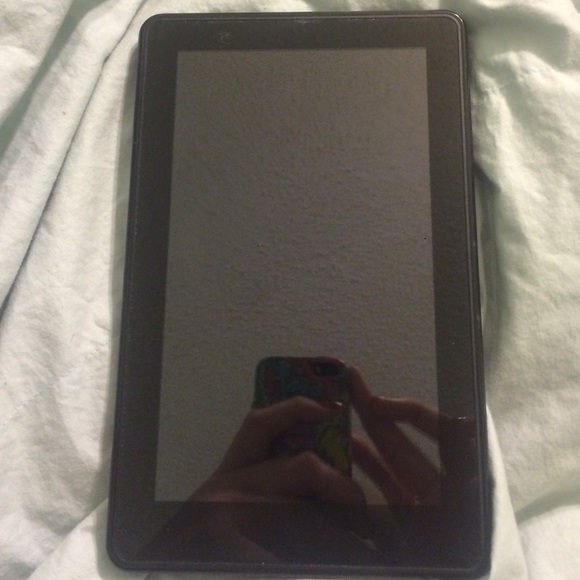 AMAZON KINDLE FIRE - USED ONCE