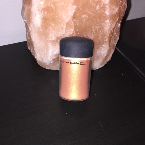 ✨MAC melon pigment✨