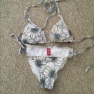 Floral Guess string bikini