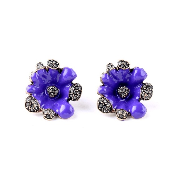 Isadora Stud Earrings